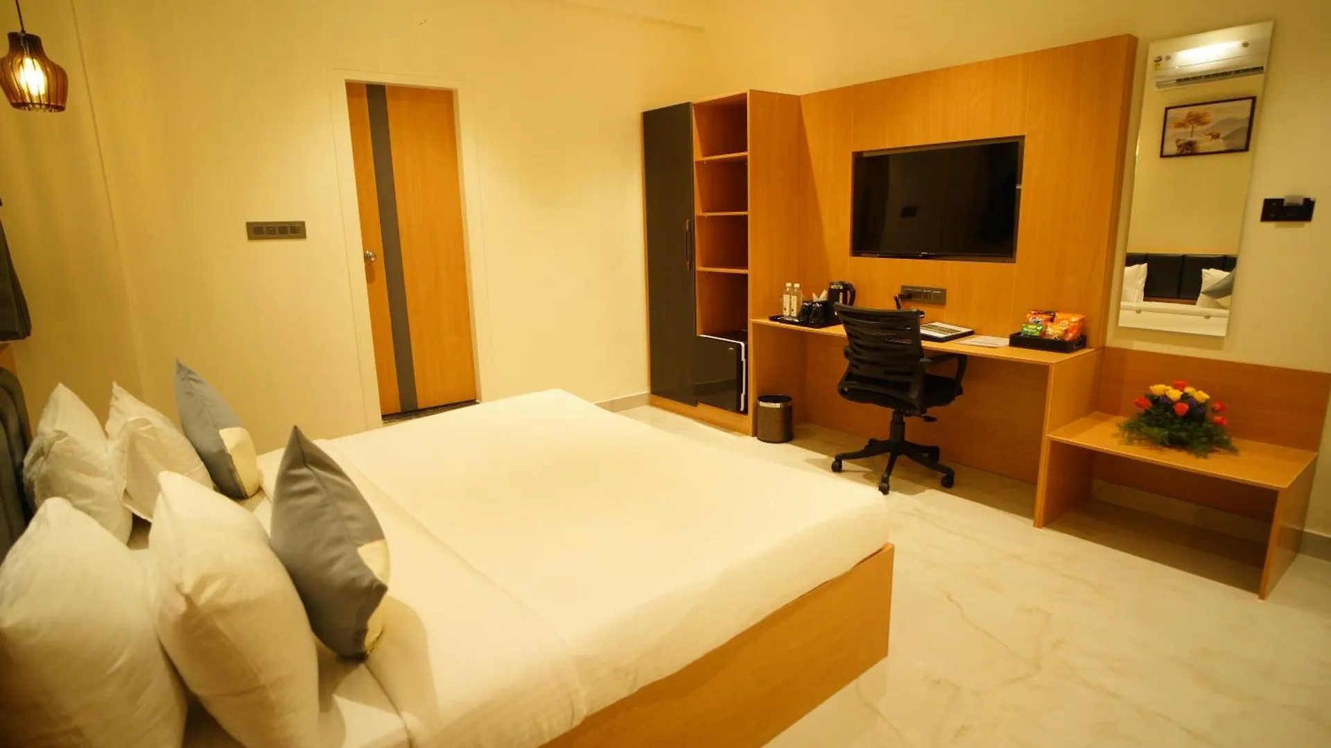 Hotel Emerald Urban Comforts Mysore