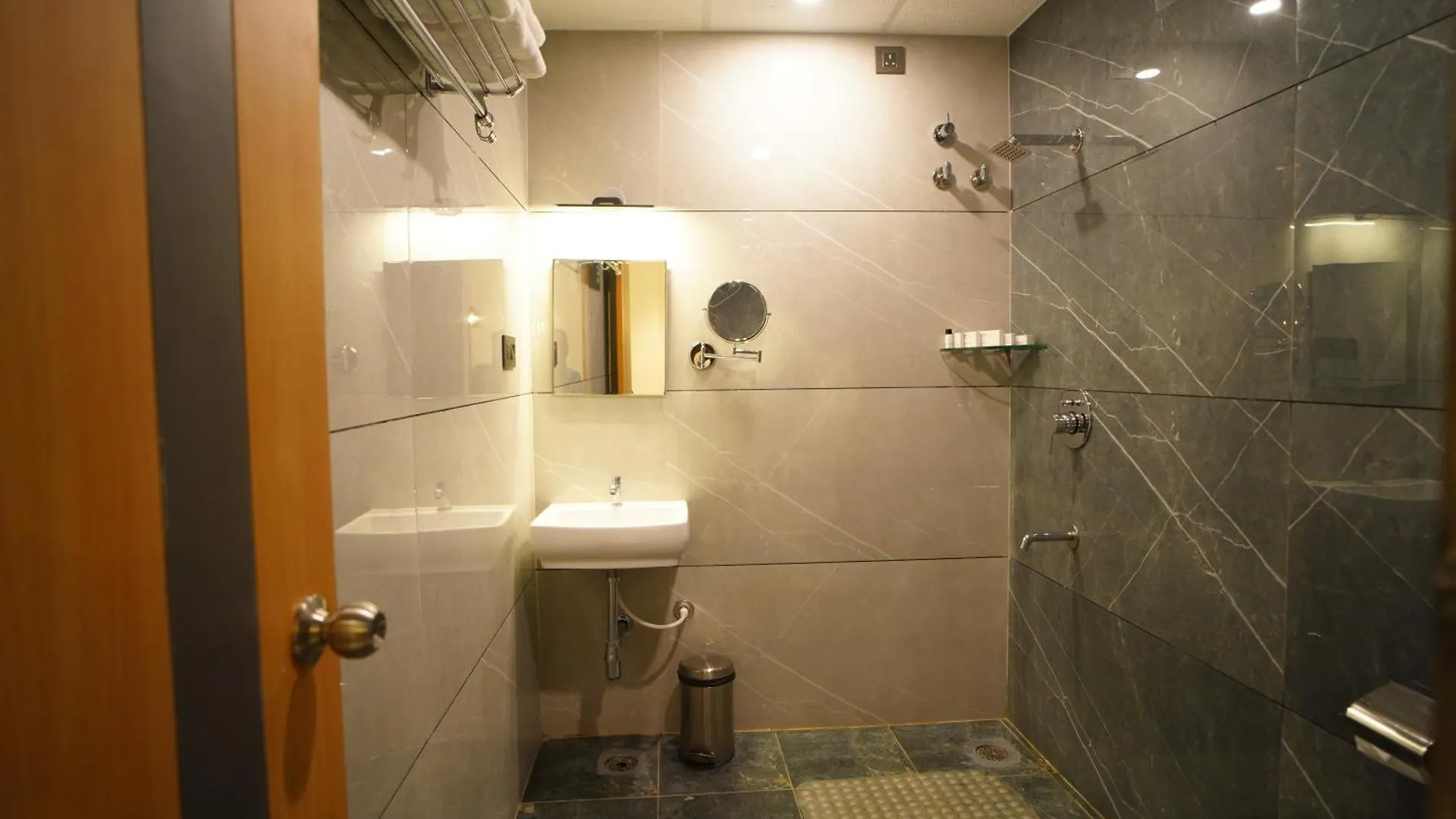 Hotel Emerald Urban Comforts Mysore