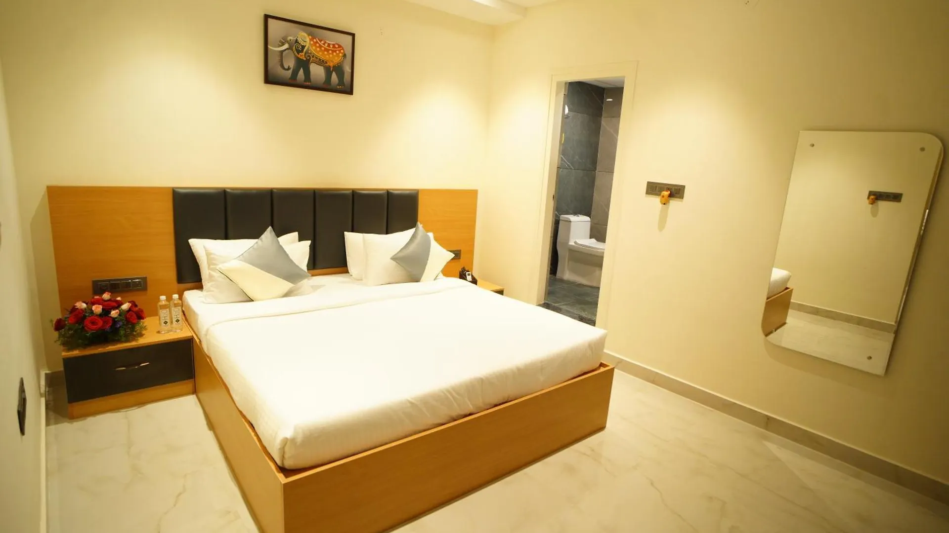 Emerald Urban Comforts Mysore 3*,