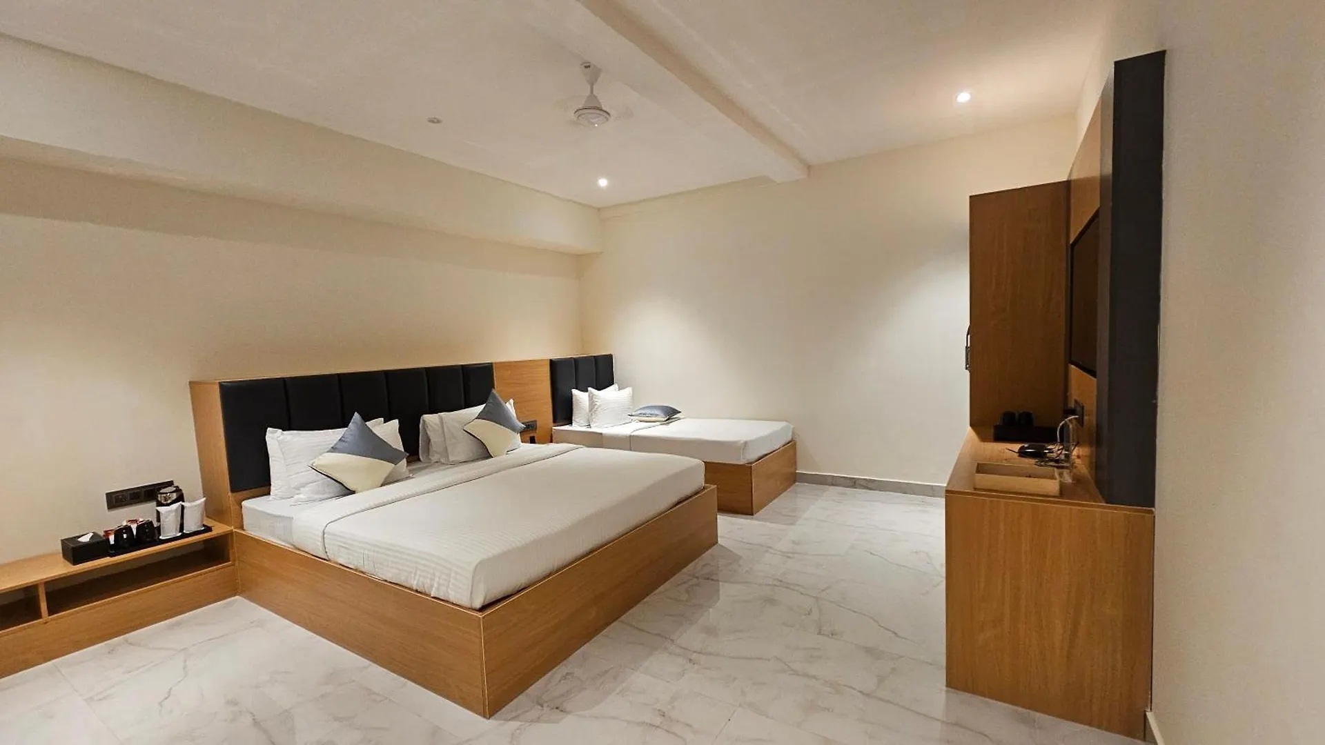 *** Hotel Emerald Urban Comforts Mysore India